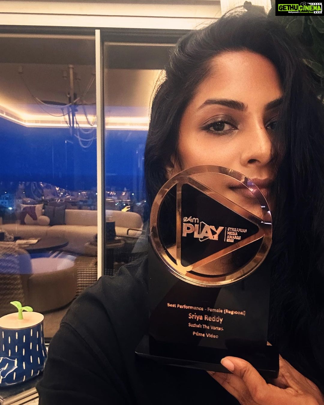 Sriya Reddy Instagram - Thank you #e4m #suzhal just keeps giving ! #reginathomas will always be special .