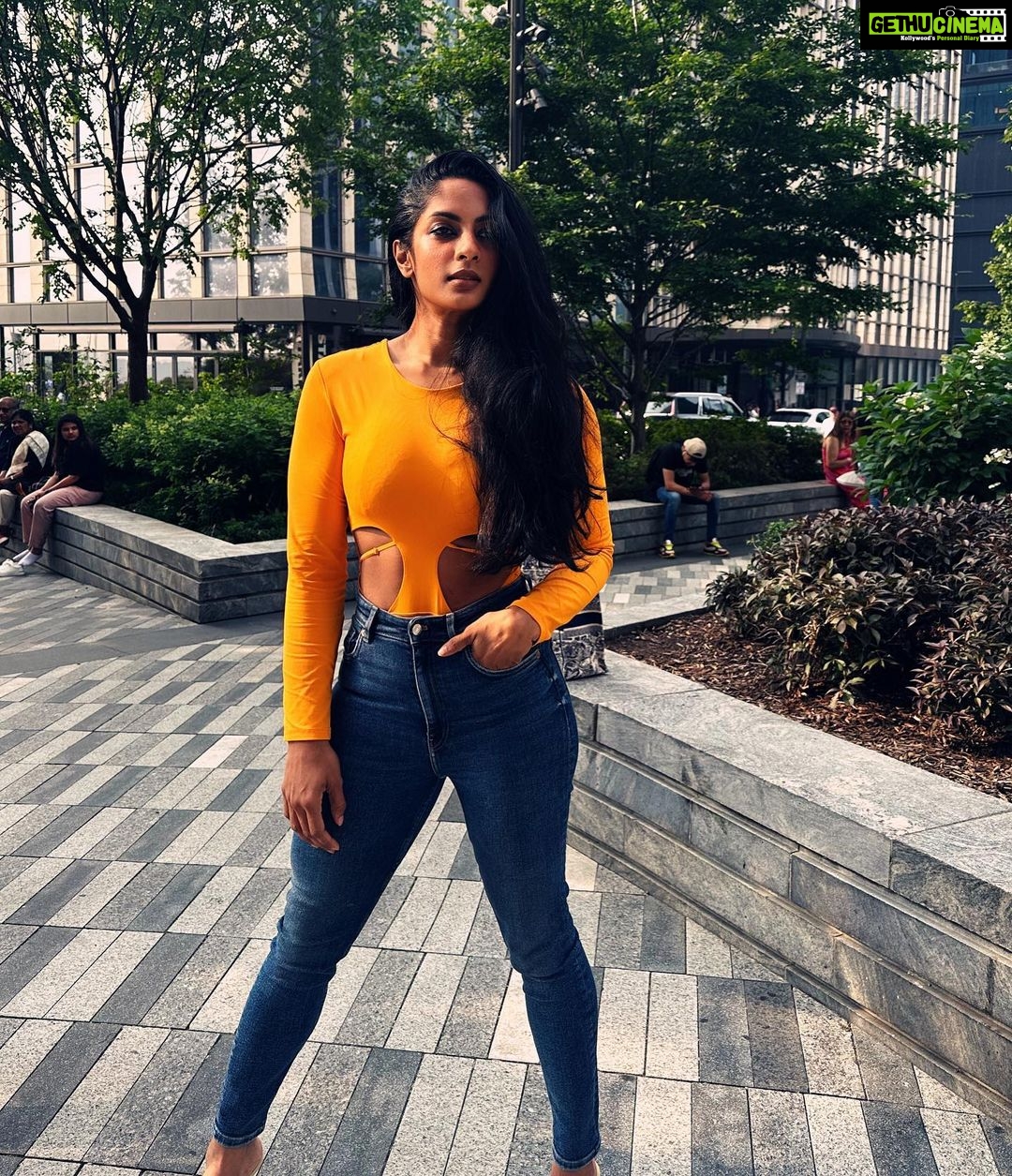 Sriya Reddy Instagram - Orange the new everything !