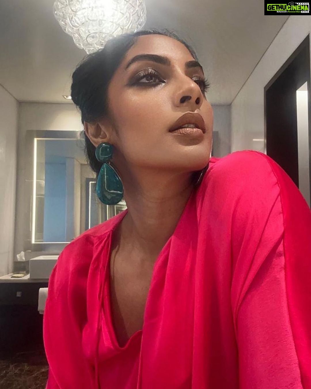 Sriya Reddy Instagram - ……. Time to take a break …… Hyderabad
