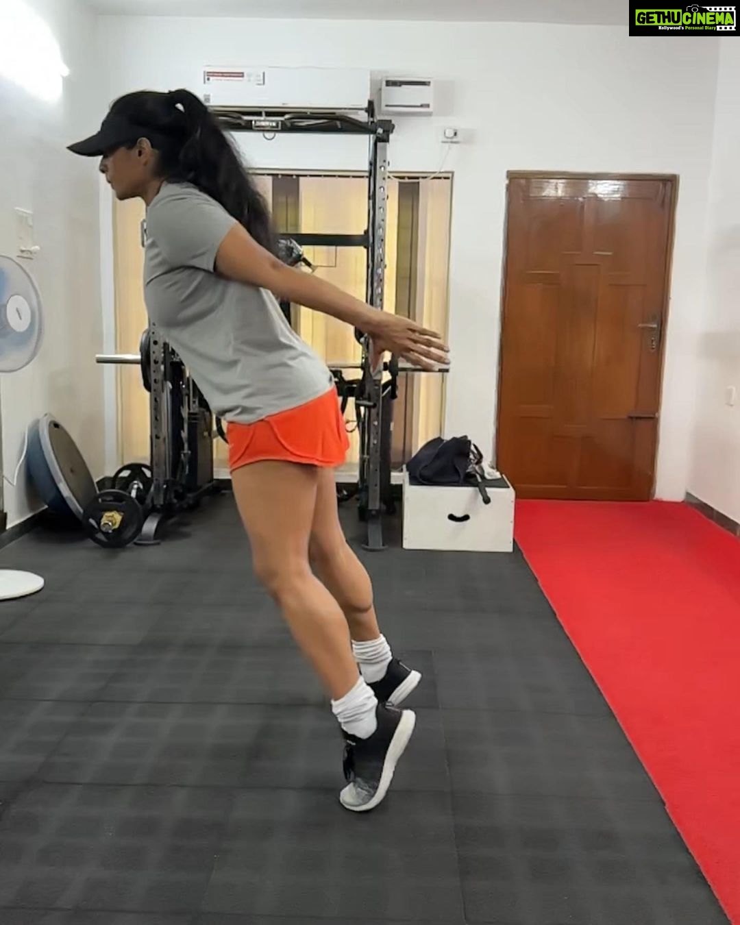 Sriya Reddy Instagram - #athletictraining part 2 #neverlimityourself