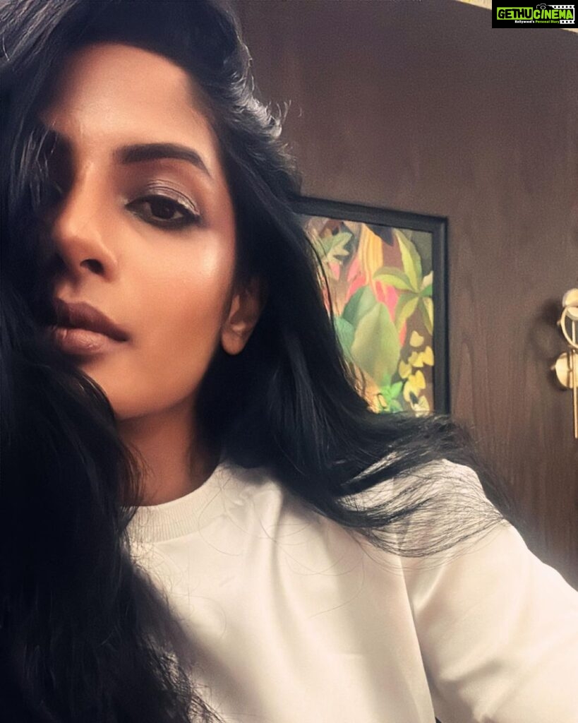 Sriya Reddy Instagram - Time for the next ….! The pause between is scary and involves a lot of hard work