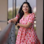Sshivada Instagram - Dressed up just to chill 😎😎 📸 @bennet_m_varghese Styling @styyledbyjoe @joe_elize_joy Outfit @smgclothingstudio MUA @sajeesh_s_0619_make_over Hair @sajani_mandara_makeupartist #casual #dressup #casualoutfit #liveyourlife #loveyourlife #happiness #beingyourself #photography