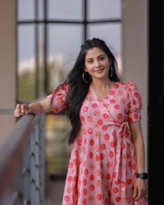 Sshivada Instagram - Dressed up just to chill 😎😎

📸 @bennet_m_varghese 
Styling @styyledbyjoe @joe_elize_joy 
Outfit @smgclothingstudio 
MUA @sajeesh_s_0619_make_over 
Hair @sajani_mandara_makeupartist 

#casual #dressup #casualoutfit #liveyourlife #loveyourlife #happiness #beingyourself #photography