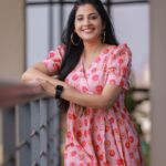 Sshivada Instagram - Dressed up just to chill 😎😎 📸 @bennet_m_varghese Styling @styyledbyjoe @joe_elize_joy Outfit @smgclothingstudio MUA @sajeesh_s_0619_make_over Hair @sajani_mandara_makeupartist #casual #dressup #casualoutfit #liveyourlife #loveyourlife #happiness #beingyourself #photography