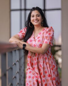 Sshivada Instagram - Dressed up just to chill 😎😎

📸 @bennet_m_varghese 
Styling @styyledbyjoe @joe_elize_joy 
Outfit @smgclothingstudio 
MUA @sajeesh_s_0619_make_over 
Hair @sajani_mandara_makeupartist 

#casual #dressup #casualoutfit #liveyourlife #loveyourlife #happiness #beingyourself #photography
