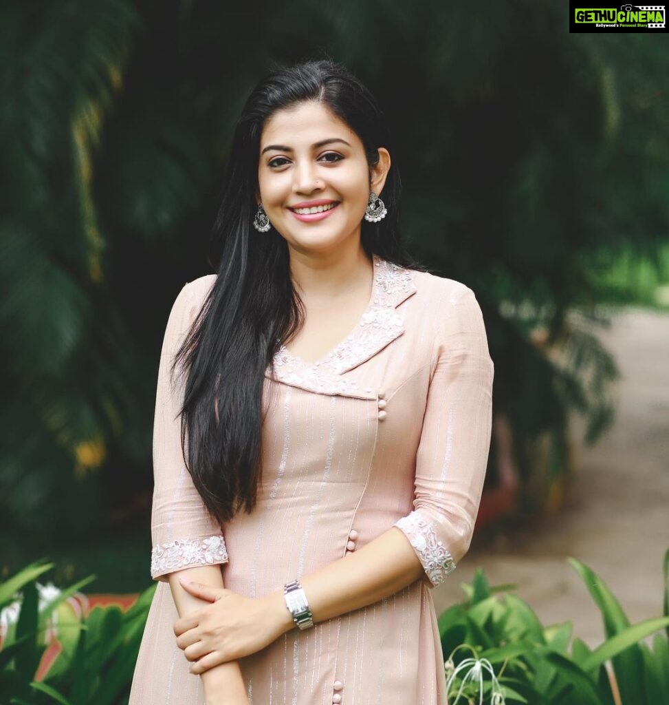 Sshivada Instagram - “Keep smiling and one day life will get tired of upsetting you “😊🥰 📸 @pranavraaaj 👗 @alankaraboutique #friday #fridaymood #allsmiles #liveyourbestlife #loveyourself