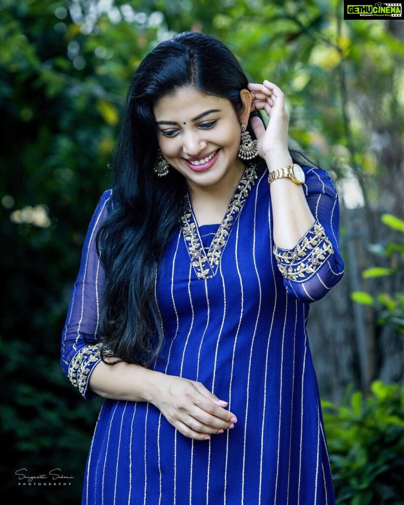 Sshivada Instagram - Painting my mood in shades of blue 💙🦋 📸 @sangeeth_sabari 👗 @alankaraboutique 🥰 Earrings @kallarackalladiescollection #blueoutfit #blue #promotions #ethnicwear #liveyourbestlife #loveyourself