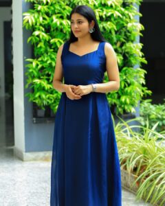 Sshivada Instagram - Feeling confident and Blue-tiful 😊😍 Happy Easter!!! Clicked by : @flashyclicks_by_aj Styling : @joe_elize_joy @styyledbyjoe Outfit : @trose_by_isabella MUA : @sshivadaoffcl 🫣😊 #blue #bluedress #easter #promotions #movie #jawanummullappoovum