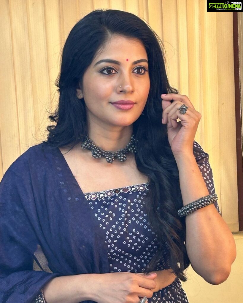 Sshivada Instagram - Getting that desi vibes😍🥰❤️ Styling : @styyledbyjoe Outfit : @zaitra_couture Jewellery : @jeeth_collection Assisted by : @_a.l.b.i.n MUA : @sajeesh_s_0619_make_over Hair : @triple_a_hair_styling_ #traditionalwear #traditional #desivibes #desi #desigirl #amritatv #redcarpet #promotion #jawanummullappoovum