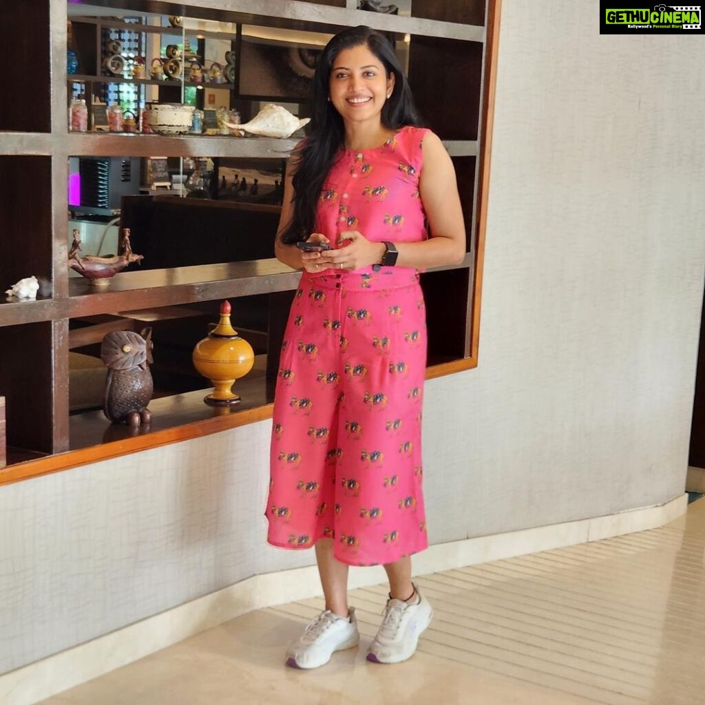 Sshivada Instagram - Everything is better in pink 💕💖 PC @reshma.rohini Outfit @magizham_boutique #pink #casualoutfit #justlikethat #chefpillairestaurant #foodie #happyme
