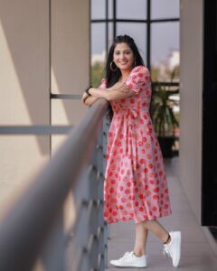 Sshivada Instagram - Dressed up just to chill 😎😎

📸 @bennet_m_varghese 
Styling @styyledbyjoe @joe_elize_joy 
Outfit @smgclothingstudio 
MUA @sajeesh_s_0619_make_over 
Hair @sajani_mandara_makeupartist 

#casual #dressup #casualoutfit #liveyourlife #loveyourlife #happiness #beingyourself #photography