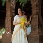 Sshivada Instagram - Vishu vibes !!😍✨ PC : @nithinnarayanan_ MUA, Styling &Costumes : @neethu_nidhi @touchby_damini Camera assistant : @____j__a__g__a__n______ @vijeeshachoos @sajeesh_s_0619_make_over Coloring : @_s_h_i_b_i_n_ #vishu #wishes #vishuvibes #happiness #prosperity