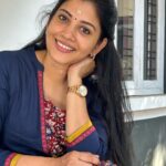 Sshivada Instagram - When you are about to leave for your work but then you start posing😜 📸 @reshma.rohini Pairing my outfit with a stylish bag and comfortable footwear from @zoukonline ♥️🥰 #workmode #zoukbags #crueltyfree #vegan #handcrafted #classic #footwear #authenticallyyou #stylish #zouk