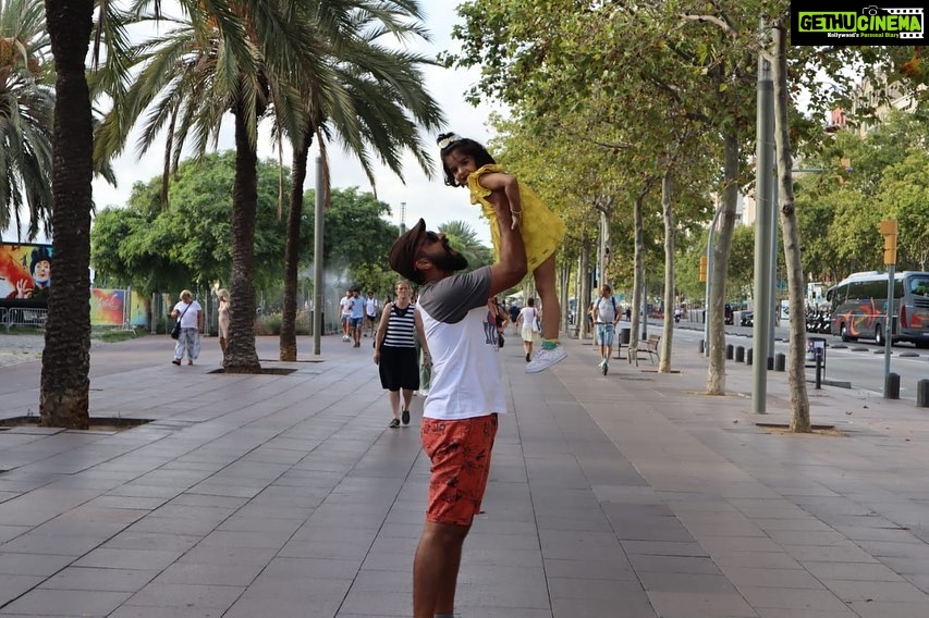 Sshivada Instagram - To all the dads out there, thank you for your unwavering love and support. Happy Father’s Day!🥰😍 @mk_official1004 #fathersday #wishes #thankful #thankyou #fatherslove #superheroes #ourlittleprincess #arundhathi