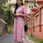 Sshivada Instagram - 🌸🌸 Clicked & edited by @amal_mohxd 👗 @kely__nn @sooryashekar #casual #moodoftheday #pics #picsofinstagram #beingmyself #beingyourself #shoot #aftershoot #kozhikode