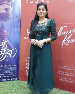 Sshivada Instagram - Vandana😍😍Thankyou for the love
#Theerakaadhal promotions ♥️♥️

Wearing @alankaraboutique 
Earrings @elegant_drapes_sneha 

#movie #promotions #tamilmovie #release #pressmeet #happiness