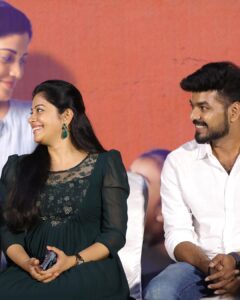 Sshivada Instagram - Vandana😍😍Thankyou for the love
#Theerakaadhal promotions ♥️♥️

Wearing @alankaraboutique 
Earrings @elegant_drapes_sneha 

#movie #promotions #tamilmovie #release #pressmeet #happiness