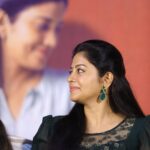 Sshivada Instagram - Vandana😍😍Thankyou for the love #Theerakaadhal promotions ♥️♥️ Wearing @alankaraboutique Earrings @elegant_drapes_sneha #movie #promotions #tamilmovie #release #pressmeet #happiness