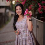 Sshivada Instagram - 🌸🌺 📸 @bennet_m_varghese Styling @styyledbyjoe @joe_elize_joy Outfit @smgclothingstudio MUA @sajeesh_s_0619_make_over Hair @sajani_mandara_makeupartist #casual #dressup #casualoutfit #liveyourlife #loveyourlife #happiness #beingyourself #photography #flowers