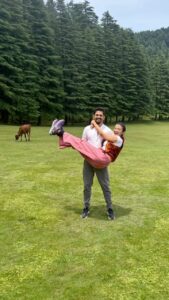 Suhasi Dhami Instagram - Bas tum dono ……..❤️

Pic credit @snehashah051281 @sandeep.shetty.in