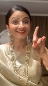 Suhasi Dhami Instagram - Looks easyyy????? Nope. Took days to get it right . Try it!!!!!!