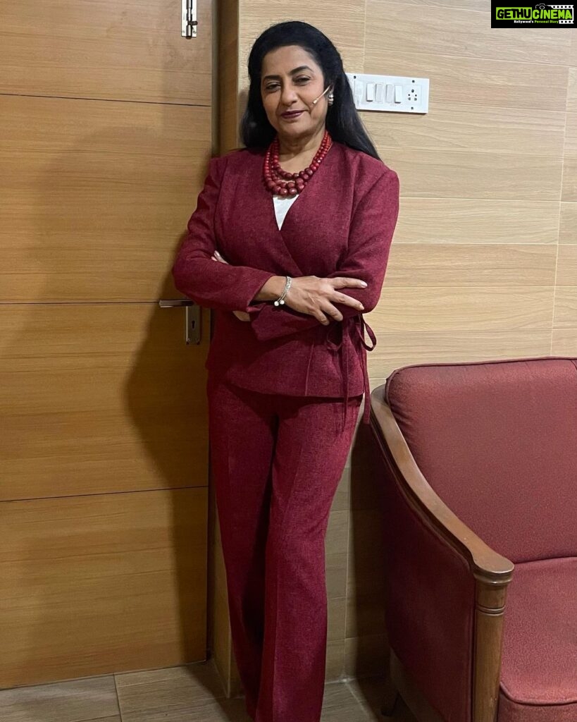 Suhasini Maniratnam Instagram - Suited booted for நீ பாதி நான் பாதி a brand new show. Thank you @zapelle_custom_clothing for all the lovely outfits.