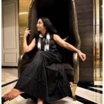 Suhasini Maniratnam Instagram - Met all the cast and crew of ponniyin Selvan on Saturday. I saw this chair ( throne ) and walked away from all and sat on this bold arresting striking chair , one person came running to take pictures of me. And said kundauvai Nandhini poonguzahli 😄😄😄😄😄kept on clicking. any guesses who it would be.