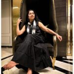 Suhasini Maniratnam Instagram – Met all the cast and crew of ponniyin Selvan on Saturday.  I saw this chair ( throne ) and walked away from all and sat on this bold arresting striking chair , one person came running to take pictures of me.  And said kundauvai Nandhini poonguzahli 😄😄😄😄😄kept on clicking.  any guesses who it would be.