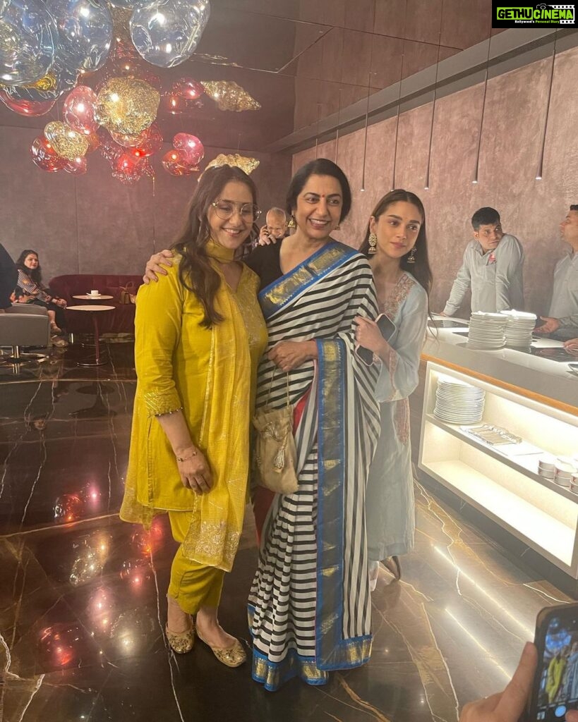 Suhasini Maniratnam Instagram - Ps 2 Hindi with friends in mumbai 💕💕💕💕❤️❤️❤️❤️❤️