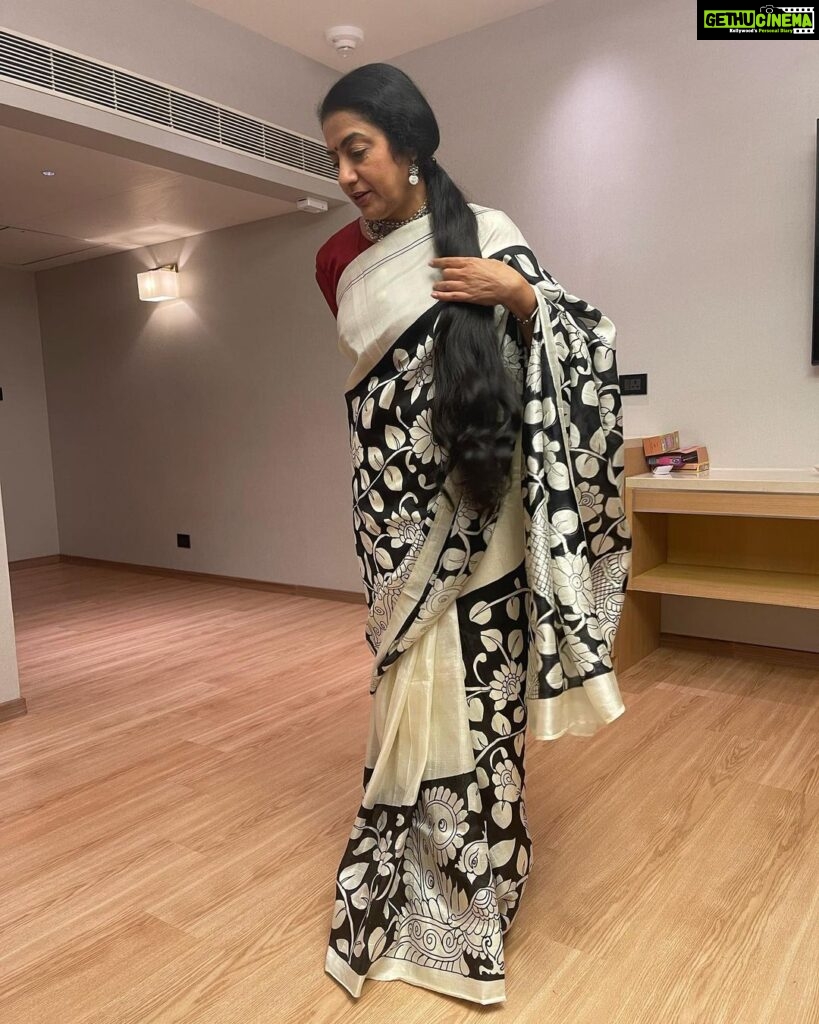 Suhasini Maniratnam Instagram - Getting ready to meet trichy Makkal to celebrate the chozhas.