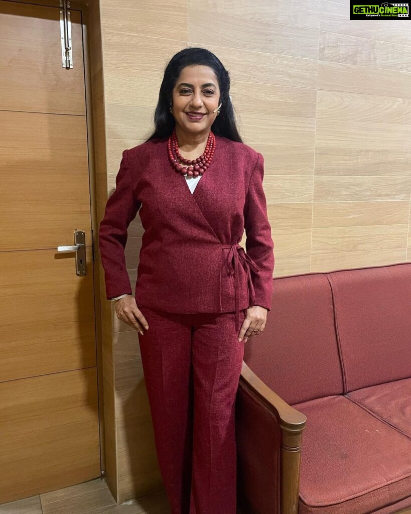Suhasini Maniratnam Instagram - Suited booted for நீ பாதி நான் பாதி a brand new show. Thank you @zapelle_custom_clothing for all the lovely outfits.