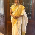 Suhasini Maniratnam Instagram - Yesterday Sreemathy of @sthree_creatives had given me credit for this kind of pallu fold. But before I and revathy @revathyasha wore our pallus this way Srividya was the one who draped her saree like this. If u see her films u will know she was the trend setter. ❤️❤️❤️❤️❤️realised i don’t have a single picture Srividya akka.