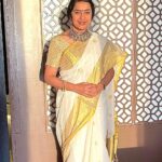 Suhasini Maniratnam Instagram - I am wearing this beautiful pichakam handloom saree for ponniyin selvan event in hyderabad , woven by kuthampally weavers -a small village near Trichur in Kerala . Thank you supriya Kodayath @pichakamweaves for your initiative to bring the exquisite handloom weavers to the forefront through your pichakam weaves.