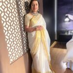 Suhasini Maniratnam Instagram - I am wearing this beautiful pichakam handloom saree for ponniyin selvan event in hyderabad , woven by kuthampally weavers -a small village near Trichur in Kerala . Thank you supriya Kodayath @pichakamweaves for your initiative to bring the exquisite handloom weavers to the forefront through your pichakam weaves.