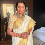Suhasini Maniratnam Instagram - I am wearing this beautiful pichakam handloom saree for ponniyin selvan event in hyderabad , woven by kuthampally weavers -a small village near Trichur in Kerala . Thank you supriya Kodayath @pichakamweaves for your initiative to bring the exquisite handloom weavers to the forefront through your pichakam weaves.