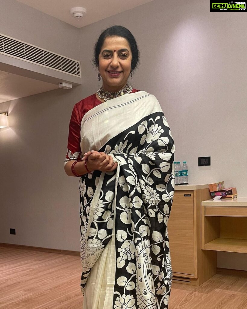 Suhasini Maniratnam Instagram - Getting ready to meet trichy Makkal to celebrate the chozhas.
