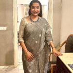 Suhasini Maniratnam Instagram - My comfort zone. Cotton saree. Long hair pulled at the back. Zero make up .silver jewels and my favourite man for company …get set go dinner