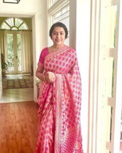 Suhasini Maniratnam Instagram - Off we go on Sunday morning. All dressed up. Mother and daughter