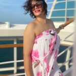 Suja Varunee Instagram - I can sea clearly now🛳️ Vacation mode: activated🌈 Ps-Salt water heals all wounds🧿 @cordeliacruises Sunglasses- @louisvuitton #vacation #vacationmode #vacationvibes #vacationgoals #summervibes #beachlife #sealife #cruise @cordeliacruises #familytime #familygoals #positivity #positiveenergy Sri Lanka