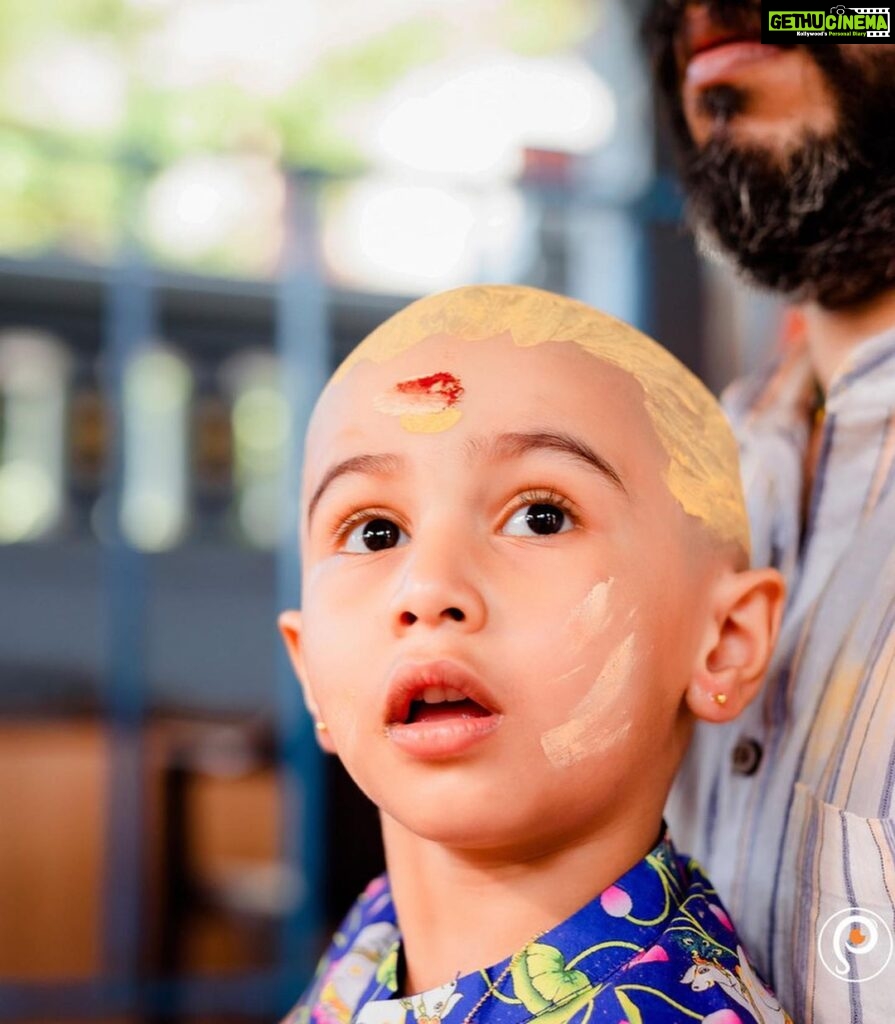 Suja Varunee Instagram - After so many obstacles, our little simba Adhvaaith has got his 1st Mottai & Ears pierced ❤🙏 Thank you almighty & Lord Muruga for finally blessing us and guiding us in the right way!! Our Special thanks to @shadowsphotographyy for capturing this wonderful pictures & video…We just love your work and professionalism! I’m sure you guys will grow more higher for the talent and passion you have for your work❤ Thanks to my dear friend Sushma Garu the founder of @juzz_kiddin who never misses out a single occasion for us and especially when Adhvaaith is involved! Thank you so much for this lovely dress❤ On time delivery and perfect fit as always ! You never fail to impress me for years 😍 Love you my sweetheart 🙏❤ Thanks to my family for being with us and suppporting us always ❤ You guys are the main pillar ❤ I mean my friends as my family too !! Need all your love and blessings 😍🙏 #positivity #familytime #familygoals #familyfirst #mottai #earpiercing #temple #parentlife Vadapalani Murugan Temple
