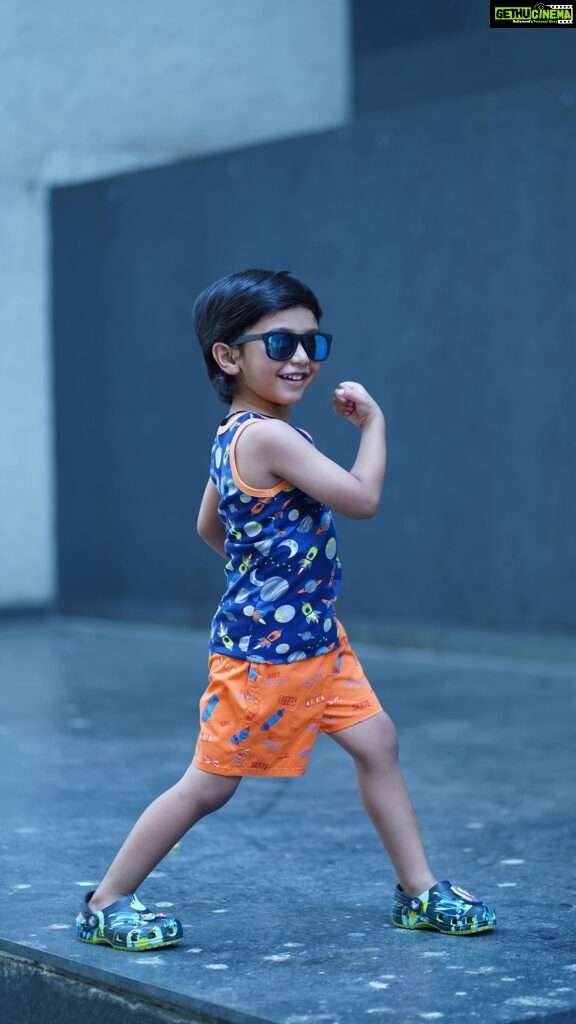 Suja Varunee Instagram - It is SUMMER... Adhvaaith is always stuck to one main brand in his wardrobe🌞 JUZZ KIDDIN is always been close to our hearts from Adhvaaith birth🐣 Adhvaaith is the proud brand ambassador of @juzzkiddin 👕 Now they have some exclusive summer collections for kids🧍‍♂️👭👬🧍‍♀️ Do ORDER TODAY for some exclusive offers 👍 @juzz_kiddin ☀️ #summer #summervibes #dresses #boys #playtime #brandambassador #newcollection #special #offer