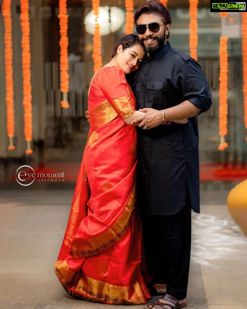 Suja Varunee Instagram - 🧡 I believe in Fairytale and 👑 my KING was always there by my side to make it come TRUE❤ Photography @eyemomentclickers Makeup & saree drape- @makeoverbyjo Decor by @purpletreeprojects #fairytale #myking #loveislove #love #togetherforever #couplegoals #husbandandwife #couplephotography Chennai, India