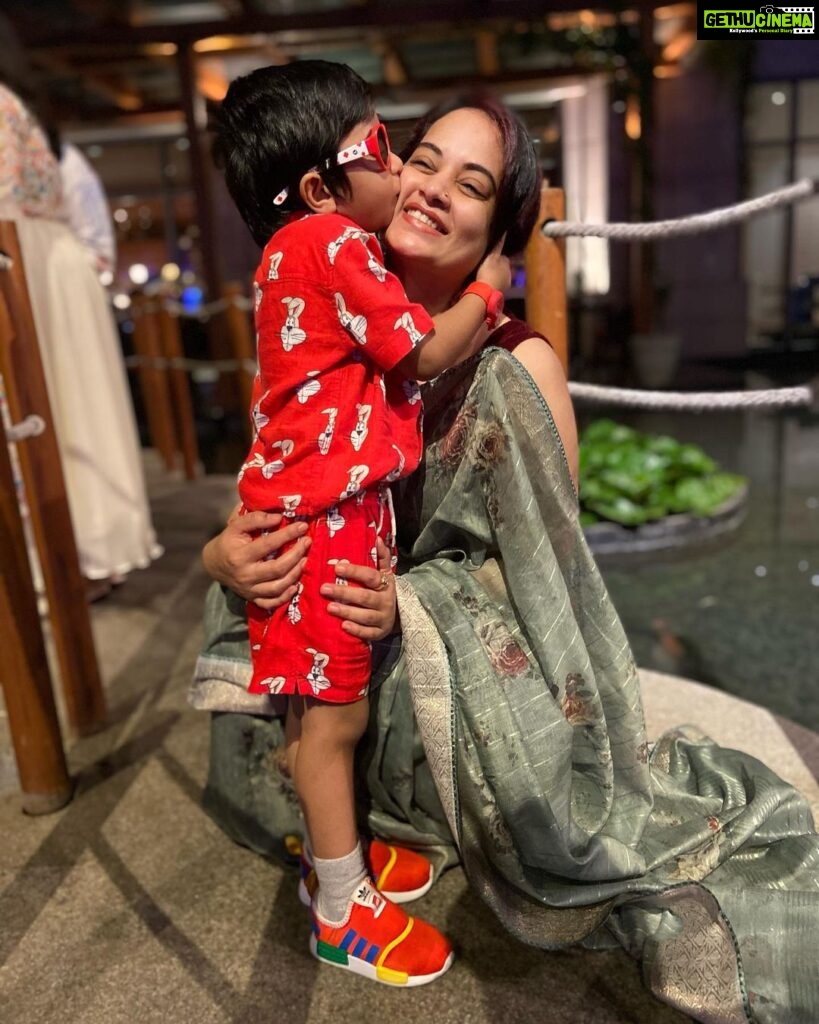 Suja Varunee Instagram - My Baby I compare you to a kiss from a rose on the grey 💓 To me you’re like a growing addiction that I can’t deny ❤️ Love you forever my baby handsome❤️🤗😍 #myhandsome #mybaby #mybabyboy #myson #motherlove #motherson #loveyou #simba Park Hyatt Chennai