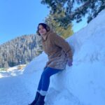 Suja Varunee Instagram - Some beautiful paths can’t be discovered without getting lost🫰 #lost #emotions #goodfeeling #nicetime #memoriesforlife #trip #candidphotography Gulmarg