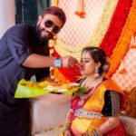 Suja Varunee Instagram - Thanks to the almighty for his biggest blessing called family🙏 @shivakumarr20 @maghima5october @rugikiran M&H- @jayashree_hairstylist Jewels- @mspinkpantherjewel Saree- @tulsisilks Saree drape- @jayashree_hairstylist Mehendi- @mehandi_by_uv Captured - @eyemomentclickers Chennai, India