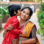 Suja Varunee Instagram - It’s My CHITHIS’s SEEMANTHAM 🤰🏻from ADHVAAITH ❤️🫰 We are so Grateful to AlmightY for giving me the Right People at the RightTime🧚‍♂️ Thank you very much Darlings🧿 Jewels- @mspinkpantherjewel M&H- @jayashree_hairstylist Saree drape- @jayashree_hairstylist Event planner- @purpletreeprojects Pictures & videos- @eyemomentclickers #babyshower #family #ritual #goodtimes #positivevibes #traditionalwear #colours Chennai, India