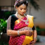 Suja Varunee Instagram - It’s My CHITHIS’s SEEMANTHAM 🤰🏻from ADHVAAITH ❤️🫰 We are so Grateful to AlmightY for giving me the Right People at the RightTime🧚‍♂️ Thank you very much Darlings🧿 Jewels- @mspinkpantherjewel M&H- @jayashree_hairstylist Saree drape- @jayashree_hairstylist Event planner- @purpletreeprojects Pictures & videos- @eyemomentclickers #babyshower #family #ritual #goodtimes #positivevibes #traditionalwear #colours Chennai, India