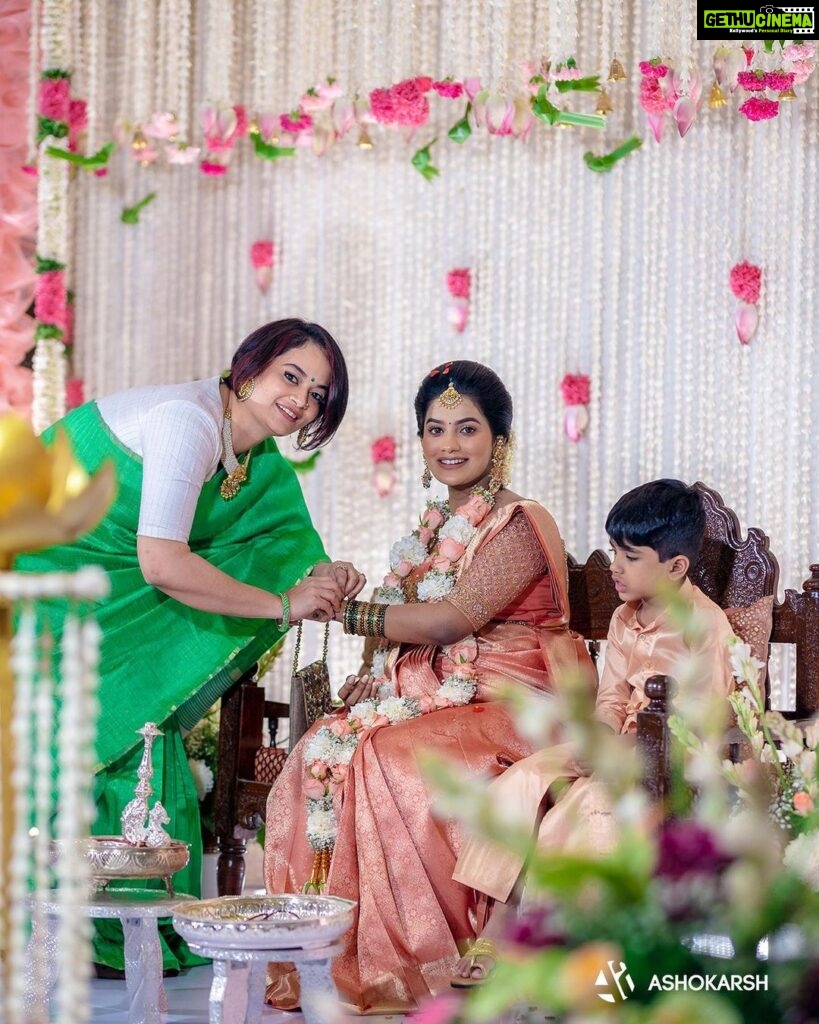 Suja Varunee Instagram - Dear Olivia @artistrybyolivia 🧚‍♂️ Your beauty attracted me so much but I admire you for the person you are and your boldness 🏅Happy Birthday my darling🥰❤️ Big Day Big celebration Thank you for inviting us Nandha brother @nandapackirisamy 🙏 Makeup by @sowmisclassymakeovers #dearfriend #specialone #happybirthday #babyshower #godblessyou #babygirl #baby The Leela Palace Chennai