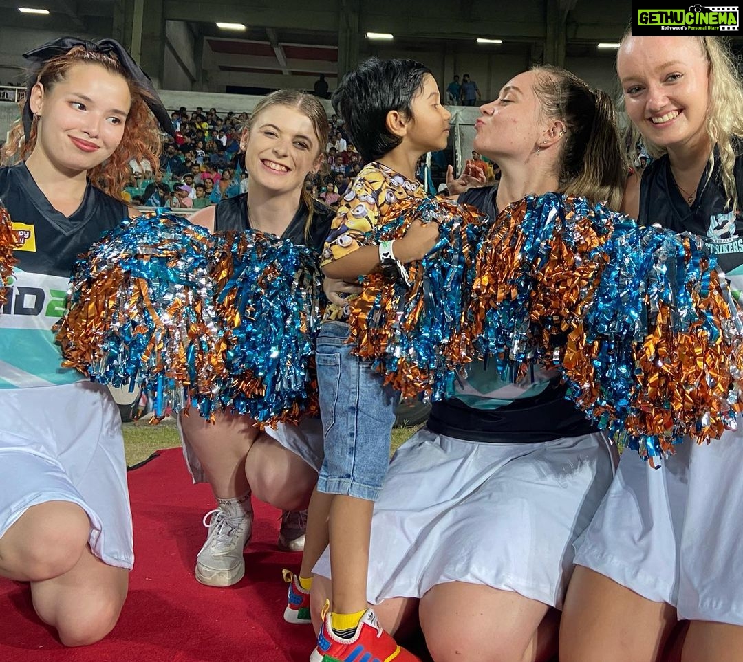 Suja Varunee Instagram - π However the destiny isβ¦ We @keralastrikersofficial have a never give up attitude and we will fight till the very end! We all had the best time and it was a wonderful sportsmanship from everyone β€οΈπ #cheerleader #cricket #cricketlovers #cricketfans #ccl2023 #ccl #kerala #keralagodsowncountry Kerala - God's Own Country