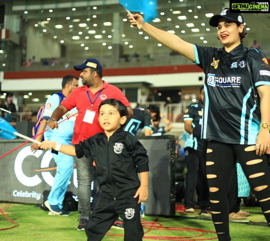 Suja Varunee Instagram - π However the destiny isβ¦ We @keralastrikersofficial have a never give up attitude and we will fight till the very end! We all had the best time and it was a wonderful sportsmanship from everyone β€οΈπ #cheerleader #cricket #cricketlovers #cricketfans #ccl2023 #ccl #kerala #keralagodsowncountry Kerala - God's Own Country